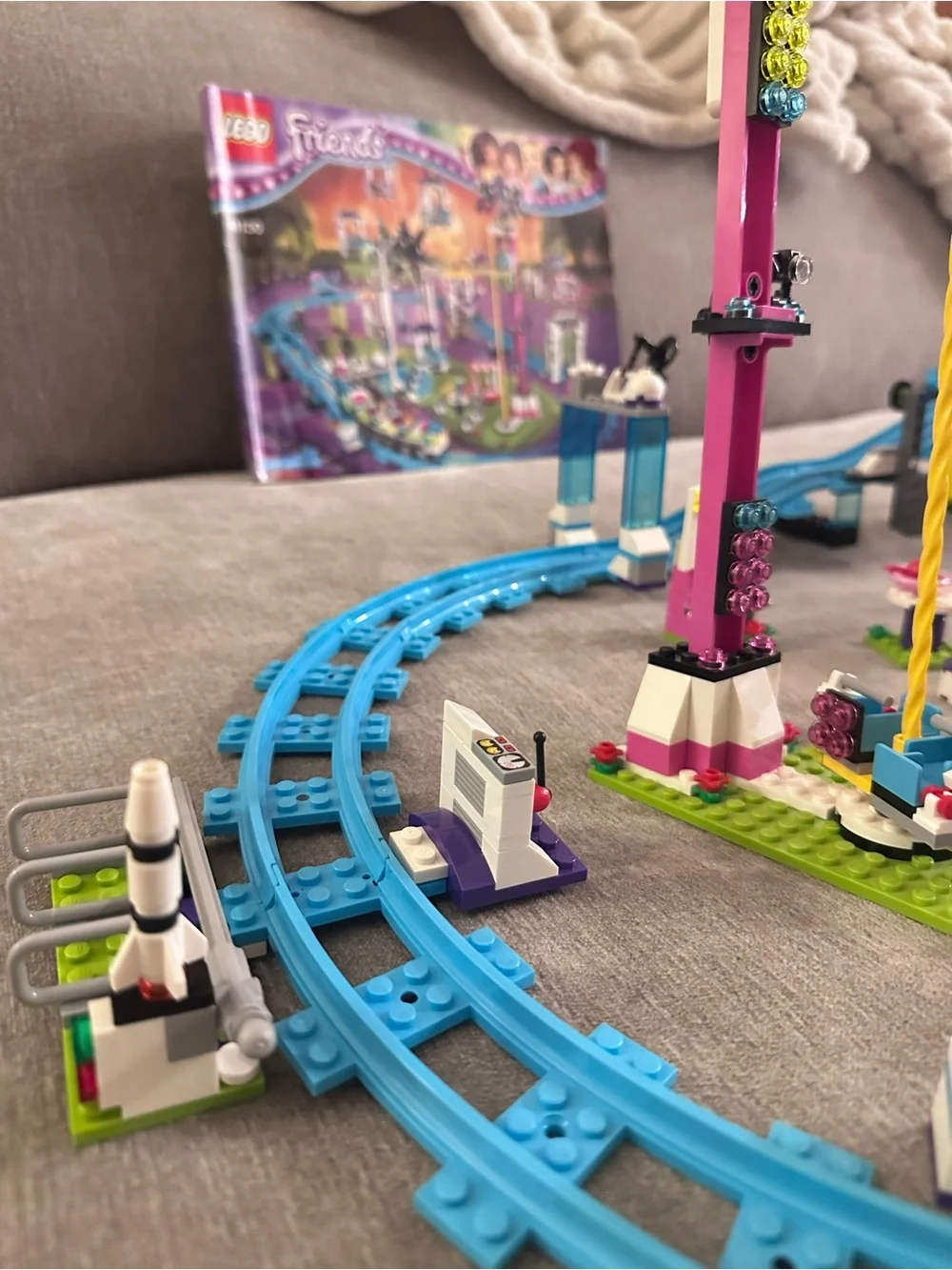 LEGO Friends 41130 Roller Coaster Amusement Park Ferris Wheel Drop Ride Playset